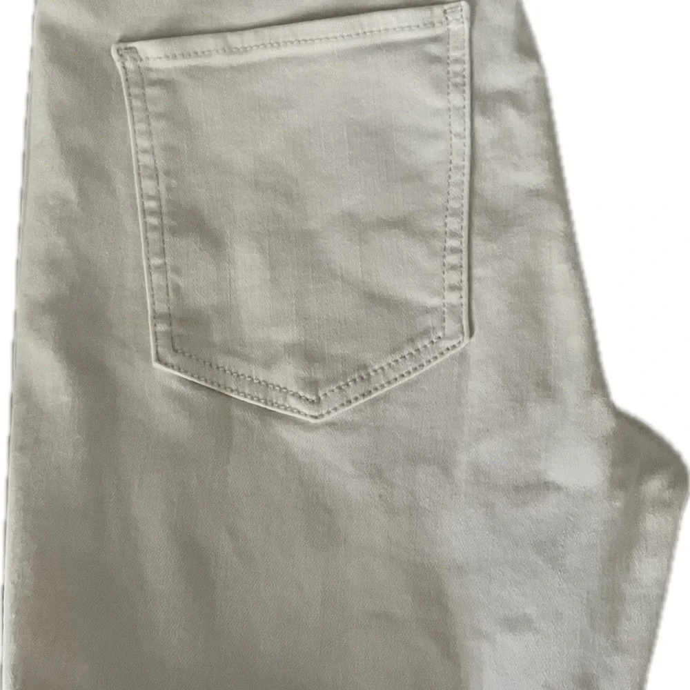 We the Free off-white stretch flare jeans. Size 27 - Picture 5 of 6